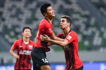 开云体育网址-【中超】李圣龙制胜球杨旭绝平被吹 海港1比0申花