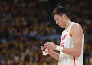 开云体育在线-在解说席见证逆转，周琦：只要能赢，我在哪儿都行