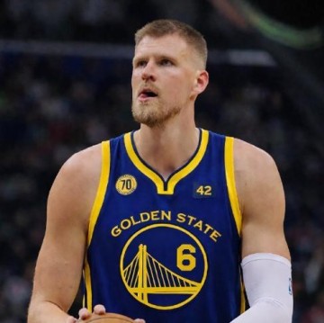 开云体育官方网站登陆-勇士交易来一个老病号，库里这也能忍吗？性格太软了吧！